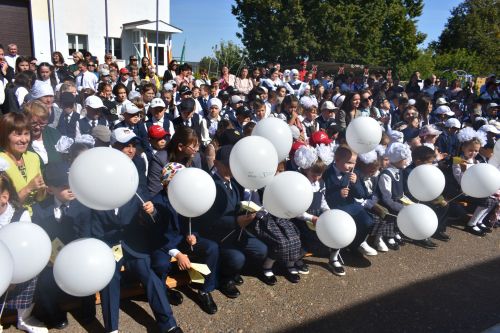 В Большекайбицкой школе прозвенел звонок на первый урок