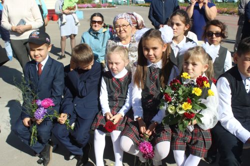 Кече Мәме мәктәбендә узган Белем бәйрәменнән мизгелләр