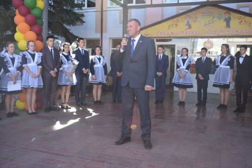 В Большекайбицкой школе прозвенел звонок на первый урок