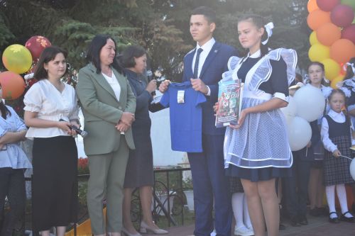 В Большекайбицкой школе прозвенел звонок на первый урок