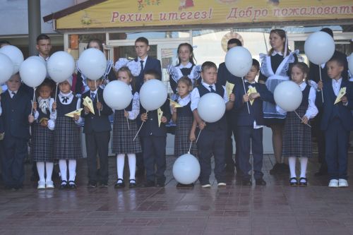 В Большекайбицкой школе прозвенел звонок на первый урок