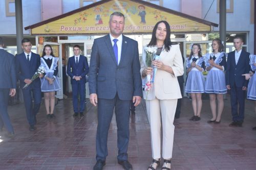 В Большекайбицкой школе прозвенел звонок на первый урок