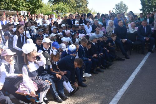 В Большекайбицкой школе прозвенел звонок на первый урок
