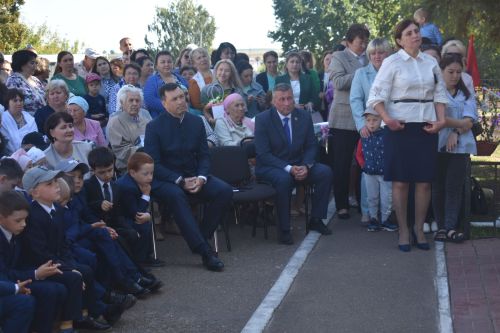 В Большекайбицкой школе прозвенел звонок на первый урок