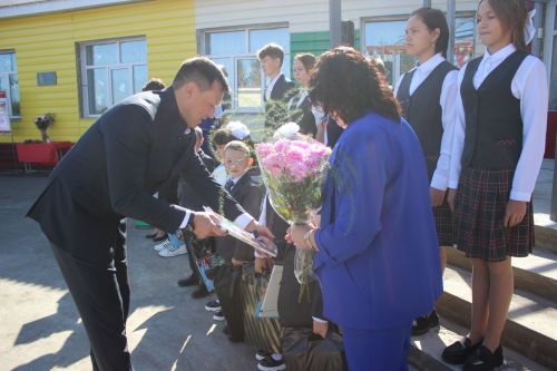 Кече Мәме мәктәбендә узган Белем бәйрәменнән мизгелләр