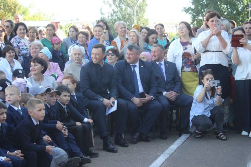 В Большекайбицкой школе прозвенел звонок на первый урок