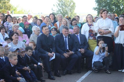 В Большекайбицкой школе прозвенел звонок на первый урок
