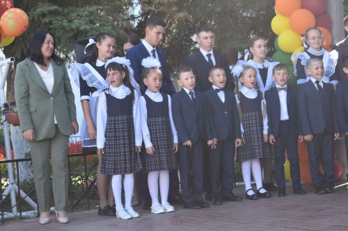 В Большекайбицкой школе прозвенел звонок на первый урок