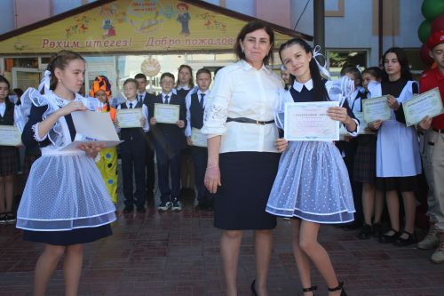 В Большекайбицкой школе прозвенел звонок на первый урок