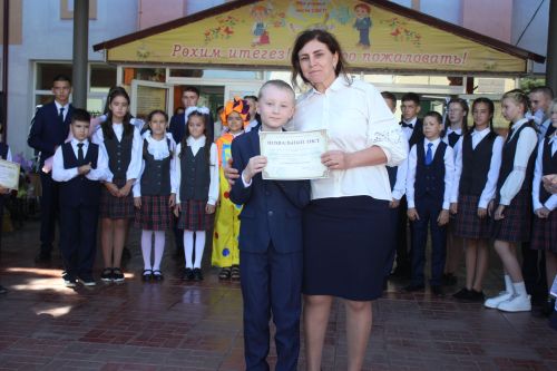 В Большекайбицкой школе прозвенел звонок на первый урок