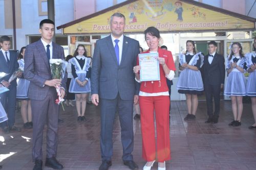 В Большекайбицкой школе прозвенел звонок на первый урок