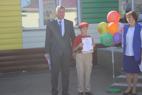 Кече Мәме мәктәбендә узган Белем бәйрәменнән мизгелләр