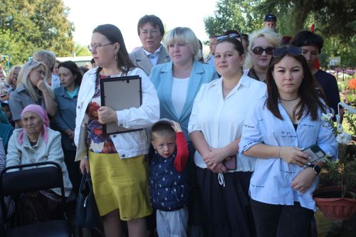 В Большекайбицкой школе прозвенел звонок на первый урок
