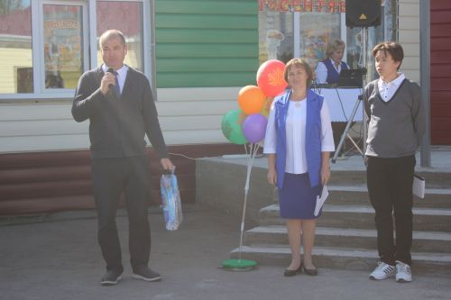 Кече Мәме мәктәбендә узган Белем бәйрәменнән мизгелләр