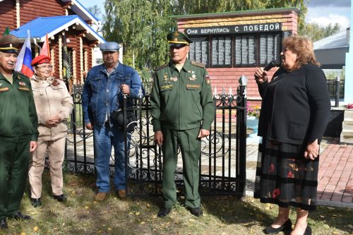 В селе Большое Подберезье состоялся митинг, посвященный Дню танкиста