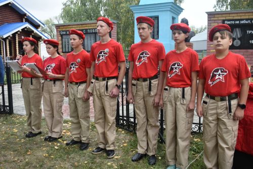 В селе Большое Подберезье состоялся митинг, посвященный Дню танкиста