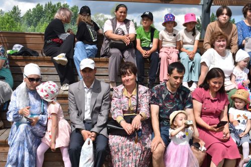 Кайбычлылар бер гаилә кебек яши