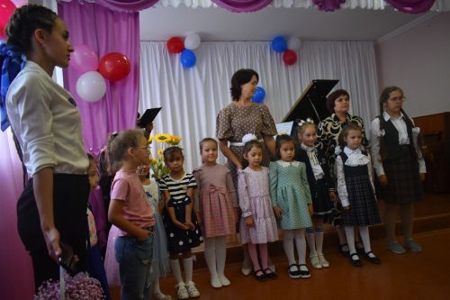 В детской школе искусств состоялась торжественная линейка, посвященная Дню знаний
