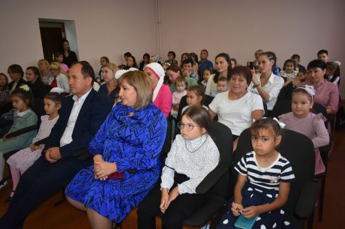 В детской школе искусств состоялась торжественная линейка, посвященная Дню знаний