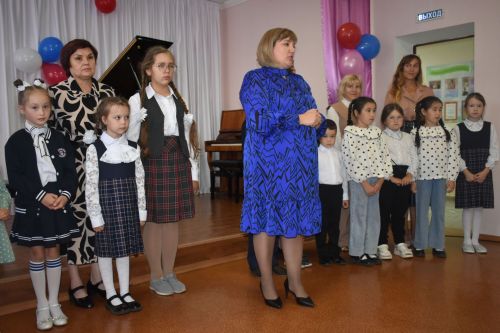В детской школе искусств состоялась торжественная линейка, посвященная Дню знаний