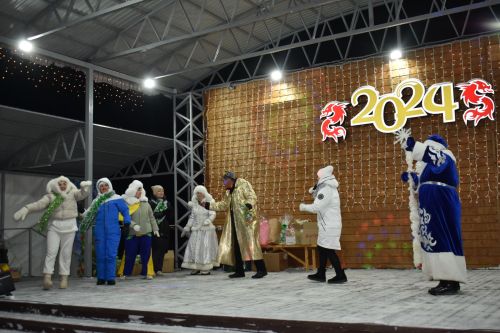 В новогоднюю ночь в Кайбицах разыграли бычка, барана и кролика