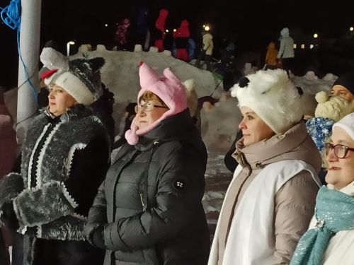 В новогоднюю ночь в Кайбицах разыграли бычка, барана и кролика