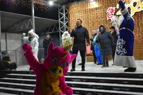 В новогоднюю ночь в Кайбицах разыграли бычка, барана и кролика