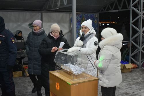 В новогоднюю ночь в Кайбицах разыграли бычка, барана и кролика