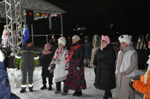В новогоднюю ночь в Кайбицах разыграли бычка, барана и кролика