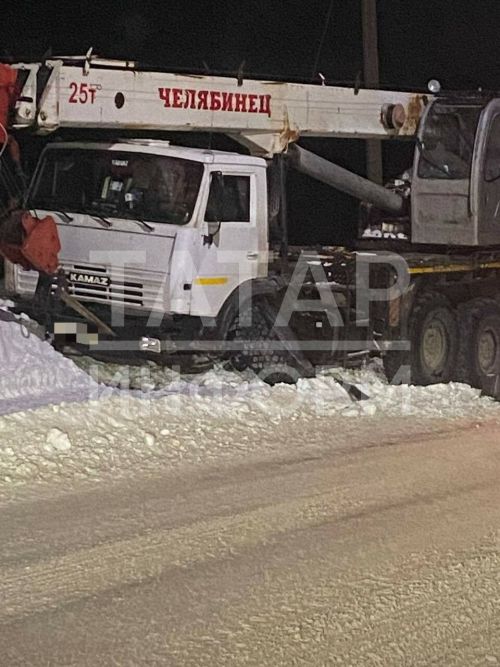 В Татарстане женщина погибла в столкновении автокрана и легковушки