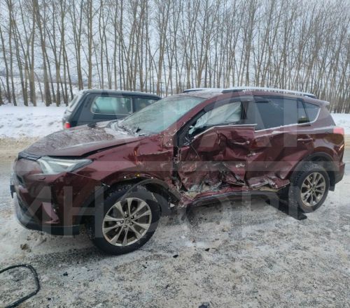 В Татарстане два человека пострадали при столкновении УАЗа и Toyota