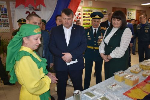 Ватанны саклаучылар көне уңаеннан «Балкыш» фестивалендә катнашучылар зур концерт куйды