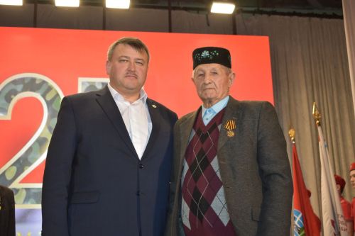 Ватанны саклаучылар көне уңаеннан «Балкыш» фестивалендә катнашучылар зур концерт куйды