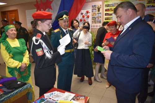 Ватанны саклаучылар көне уңаеннан «Балкыш» фестивалендә катнашучылар зур концерт куйды