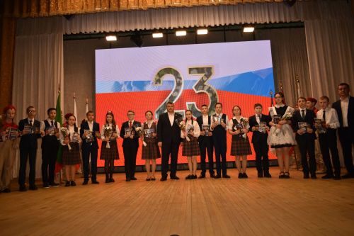 Ватанны саклаучылар көне уңаеннан «Балкыш» фестивалендә катнашучылар зур концерт куйды