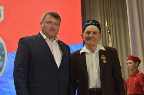 Ватанны саклаучылар көне уңаеннан «Балкыш» фестивалендә катнашучылар зур концерт куйды