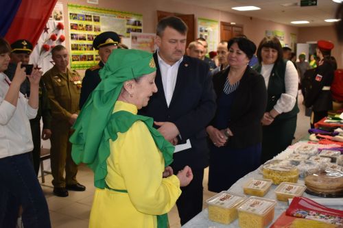 Ватанны саклаучылар көне уңаеннан «Балкыш» фестивалендә катнашучылар зур концерт куйды
