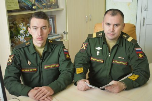 Инструктора пункта отбора рассказали Кайбичанам о службе по контракту
