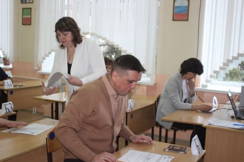 Родители кайбицких выпускников провели день сдачи ЕГЭ