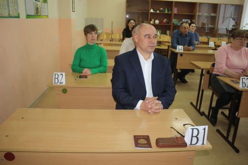 Родители кайбицких выпускников провели день сдачи ЕГЭ