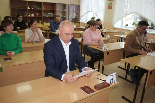 Родители кайбицких выпускников провели день сдачи ЕГЭ