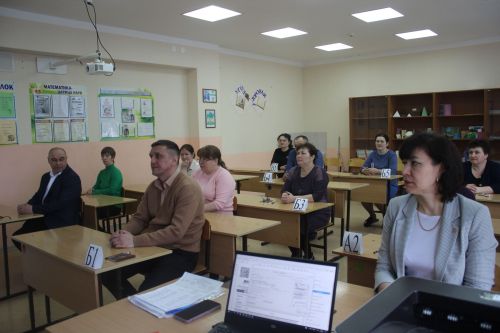 Родители кайбицких выпускников провели день сдачи ЕГЭ