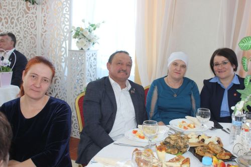 Накануне 8 Марта в Кайбицах встретились с матерями и женами участников спецоперации