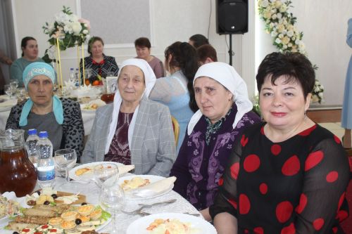 Накануне 8 Марта в Кайбицах встретились с матерями и женами участников спецоперации