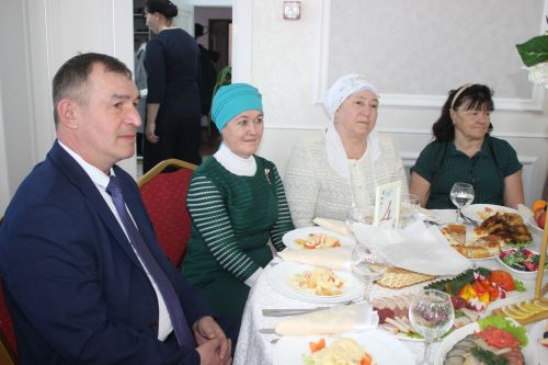 Накануне 8 Марта в Кайбицах встретились с матерями и женами участников спецоперации