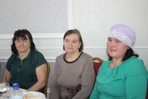 Накануне 8 Марта в Кайбицах встретились с матерями и женами участников спецоперации