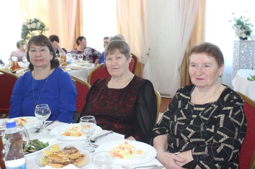 Накануне 8 Марта в Кайбицах встретились с матерями и женами участников спецоперации