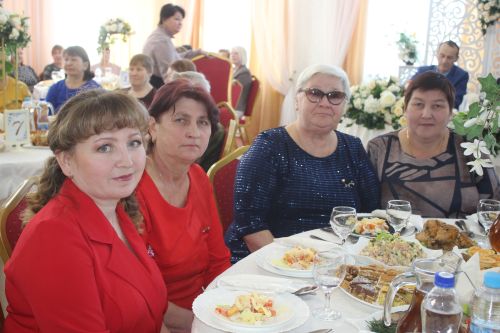 Накануне 8 Марта в Кайбицах встретились с матерями и женами участников спецоперации