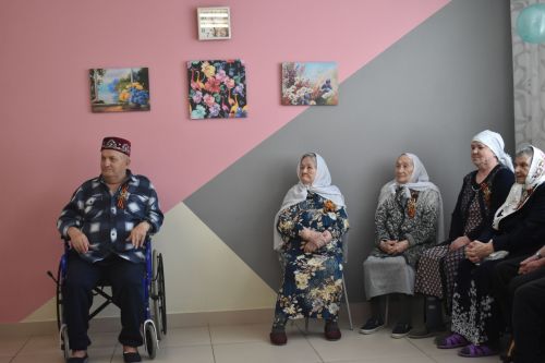 Кайбычның Картлар һәм инвалидлар интернат-йортына кунаклар килде