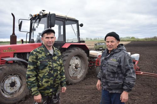 Кайбыч районы башлыгы язгы кыр эшләре барышы белән танышты